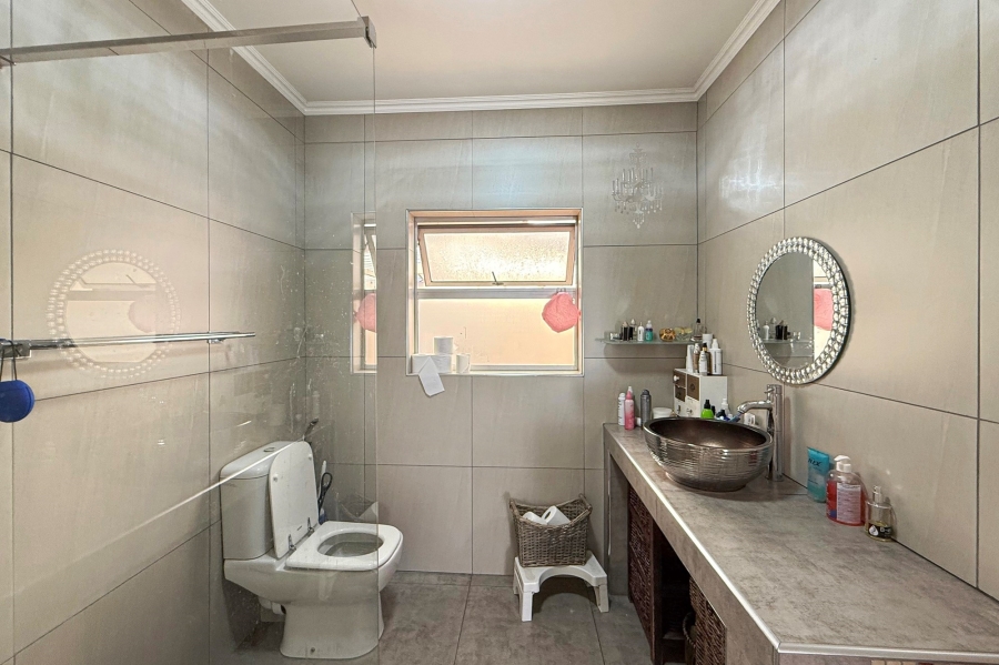 4 Bedroom Property for Sale in Monte Vista Western Cape